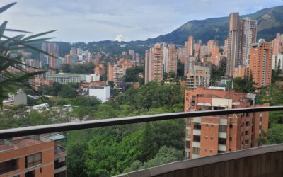 Sprawling Mountain Views and Walkable To Provenza In Mere Minutes – 3BR El Poblado Apartment