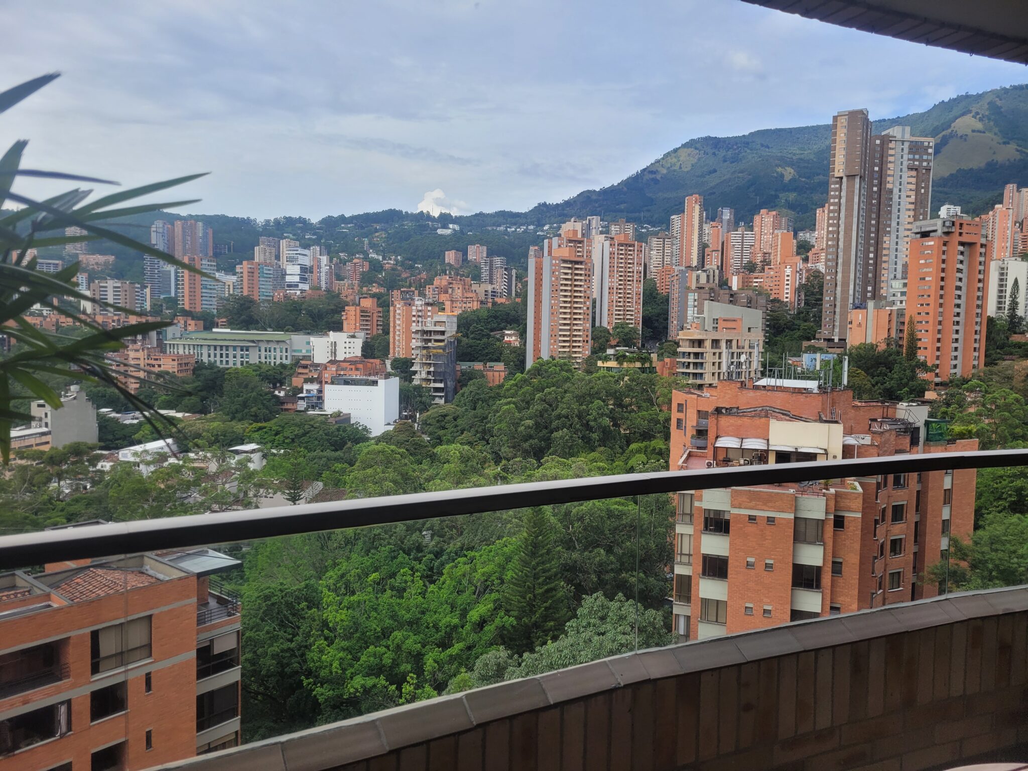 Sprawling Mountain Views and Walkable To Provenza In Mere Minutes – 3BR El Poblado Apartment