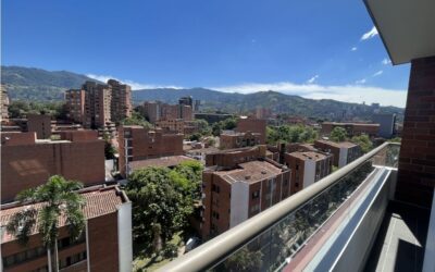 Low Cost Per M2, Two-Level Envigado Penthouse – Steps From Viva Mall and Local Restaurant Scene