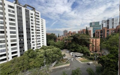3BR El Poblado Apartment With Perfect Golden Mile Location – Recently Remodeled With Open Concept Kitchen