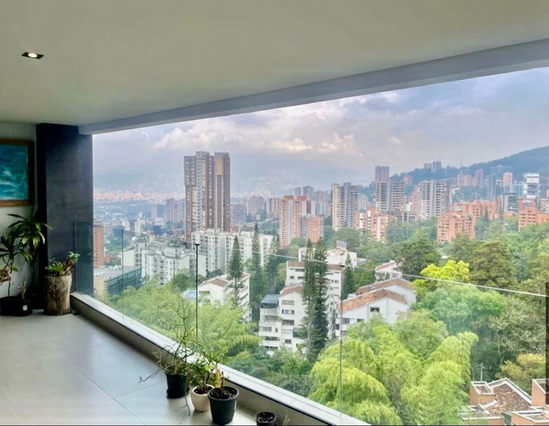 Brand New El Poblado Penthouse Offering Quick Access To Provenza and El Tesoro – Direct Elevator and 12th Floor Private Terrace of 1,474 Sq Ft Finished To Your Liking
