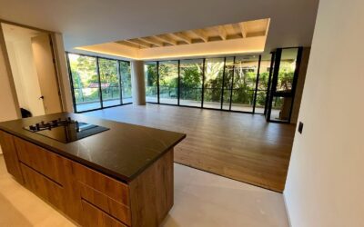 Newly Constructed, Golden Mile Adjacent 2BR El Poblado Apartment – Modern Finishing’s, Wrap-Around Balcony, and Floor-To-Ceiling Windows