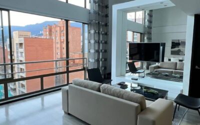 Two-Level Conquistadores (Laureles) Penthouse With Stunning Views, Floor-To-Ceiling Windows, and Walkable To Popular Parques Del Rio