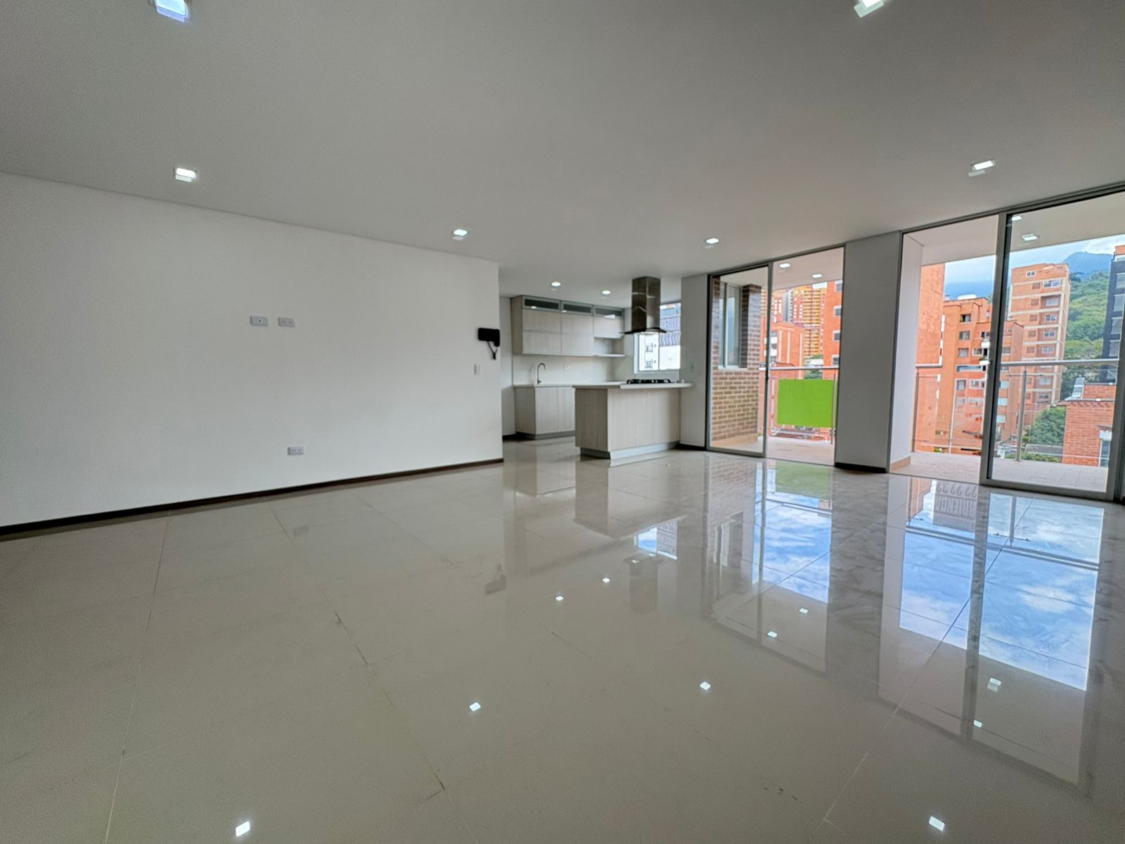 Well-Priced and Fairly New – Walkable 3BR Laureles Apartment With City Views