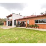 4BR Gated Community Home In Prime Alto de Las Palmas Location – High Ceilings and Beautiful Hardwood Flooring