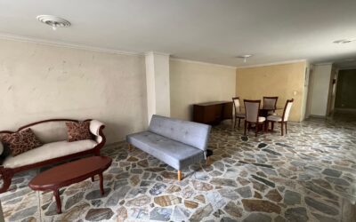 3BR Laureles Apartment With Unbelievably Low Carrying Costs Just Steps To Segundo Parque Entertainment