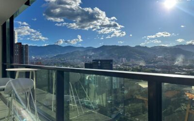 Stunning Mountain Views In A Superb Location – El Poblado Apartment In Hotel-Like Building With Rooftop Amenities