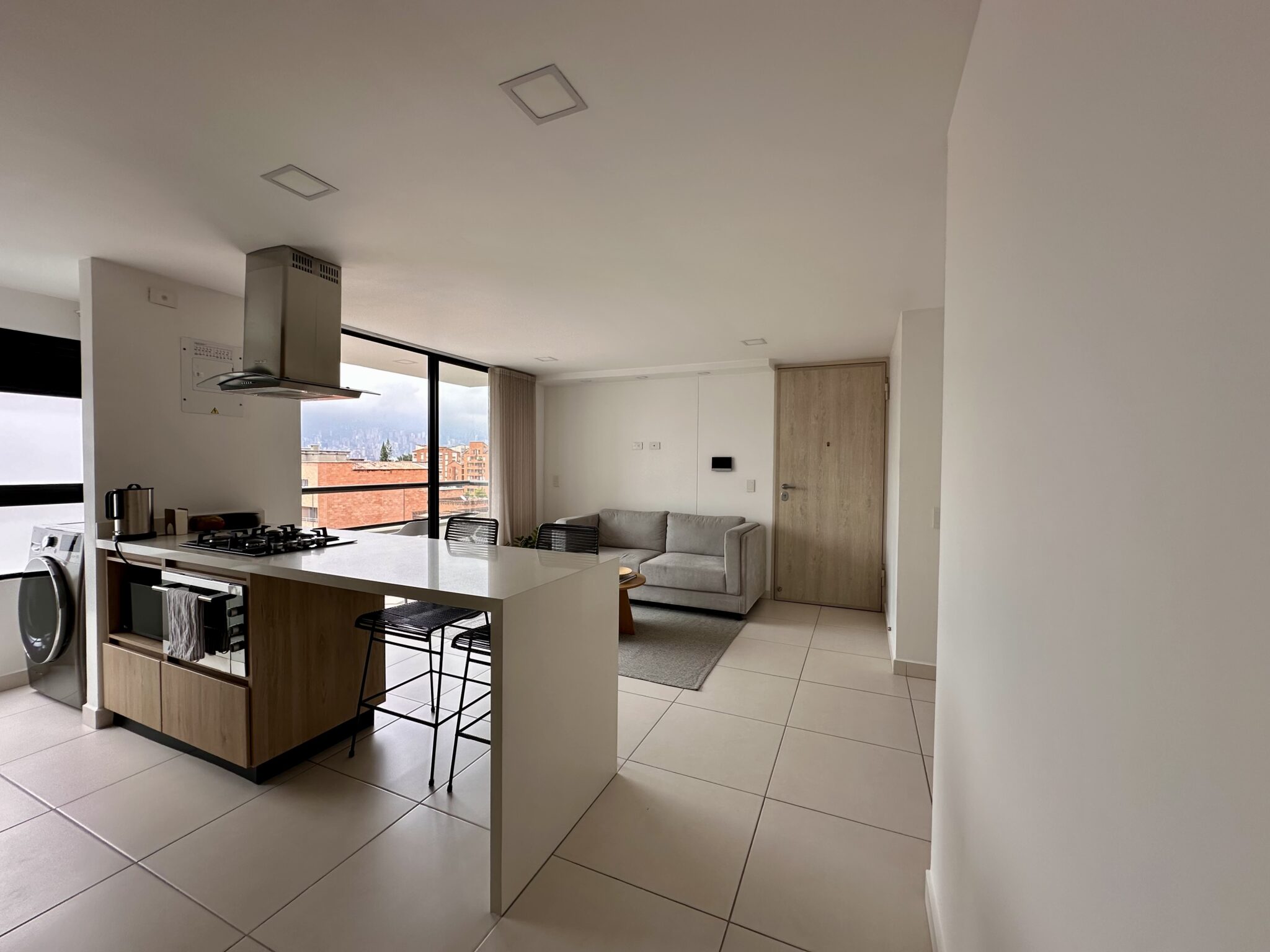 Brand New 2BR Laureles Apartment – Permits Short-Term Rentals and Just A 10 Minute Walk To Entertainment