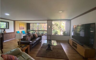 Prime Location! 3BR El Poblado Apartment Steps From Provenza On Quiet Cul-de-Sac Street