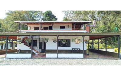 Rustic 4BR Casa Campestre in Guarne with a Huge Lot & Fruit Trees – 45 Minutes From Medellin