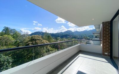 Like-New 2BR Apartment in El Retiro with Incredible Views and Great Amenities