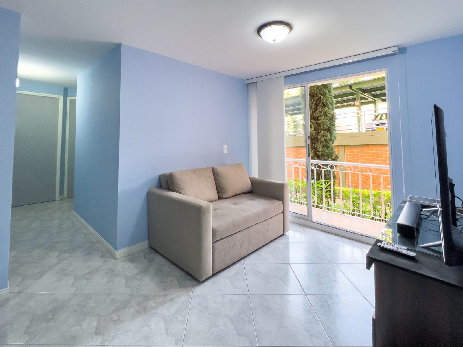 Low Carrying Costs: Turnkey 3BR Castropol Apartment in El Poblado with Pool and Gym