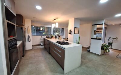 Two-Bedroom El Poblado Apartment In Popular Area For Foreign Travelers – Split Level Design and Recently Renovated With with Soundproof Windows Throughout