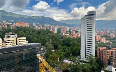 3BR Santa Maria de Los Angeles (El Poblado) High-Floor Apartment, Price Negotiable