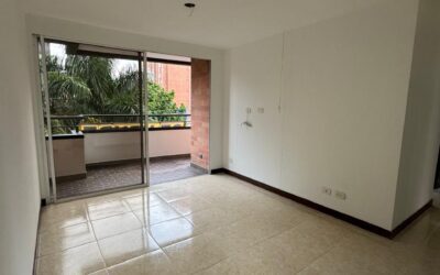 Modern 3BR Laureles Apartment With Low Carrying Costs and Walkable To Segundo Parque Entertainment
