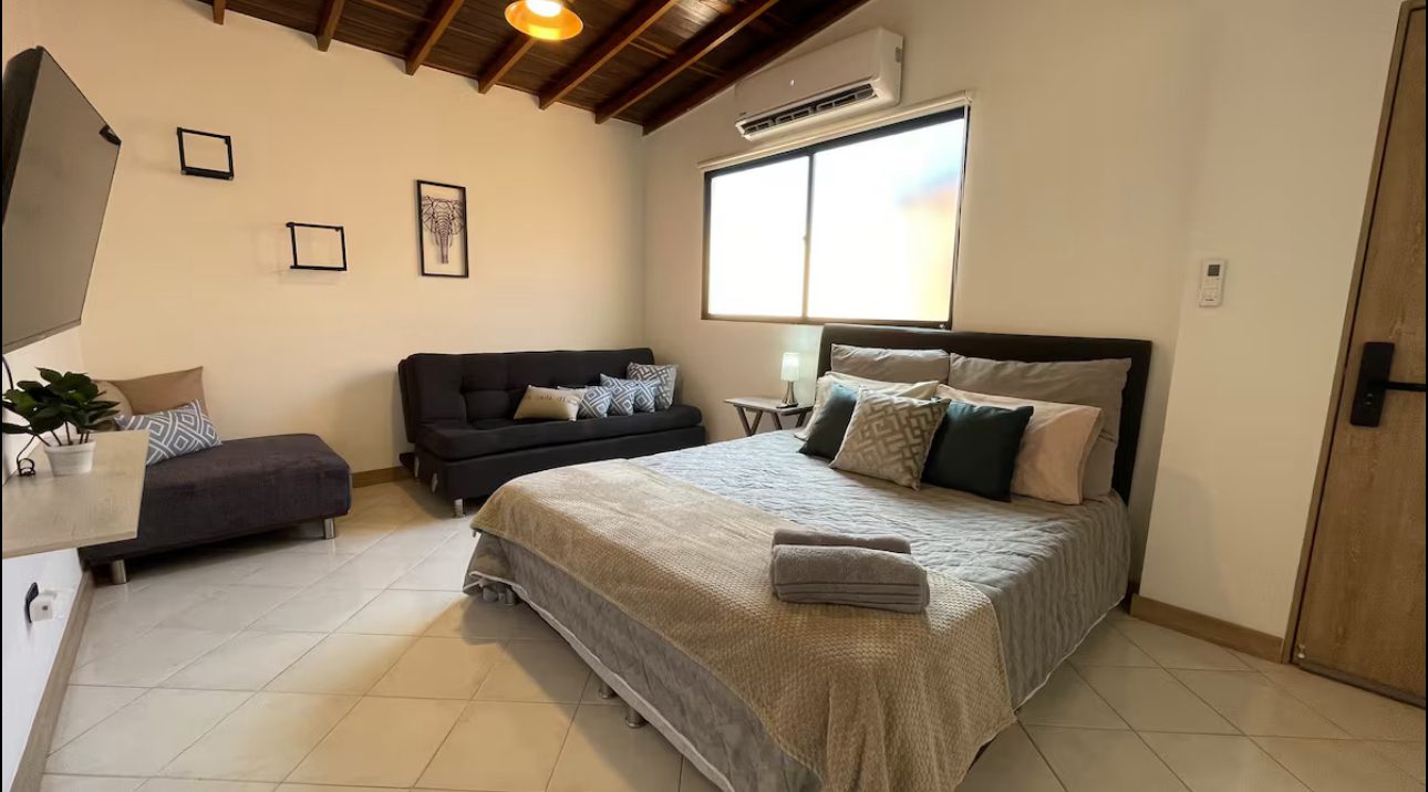 Investor’s Delight; 4BR Manila (El Poblado) House, Structured Into Four Lucrative Short-Term Rental Units