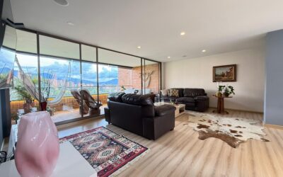 Upgraded 3BR Apartment with Incredible Views and Island Kitchen In Central El Poblado Location