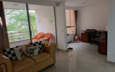 Well-Located 3BR El Poblado Apartment – Walkable To Avenida El Poblado and A Five Minute Taxi To Entertainment