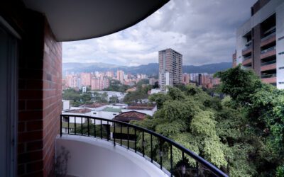 Price Reduced! Two-Level Zuñiga (Envigado) Penthouse – Stunning Views + Quiet Neighborhood