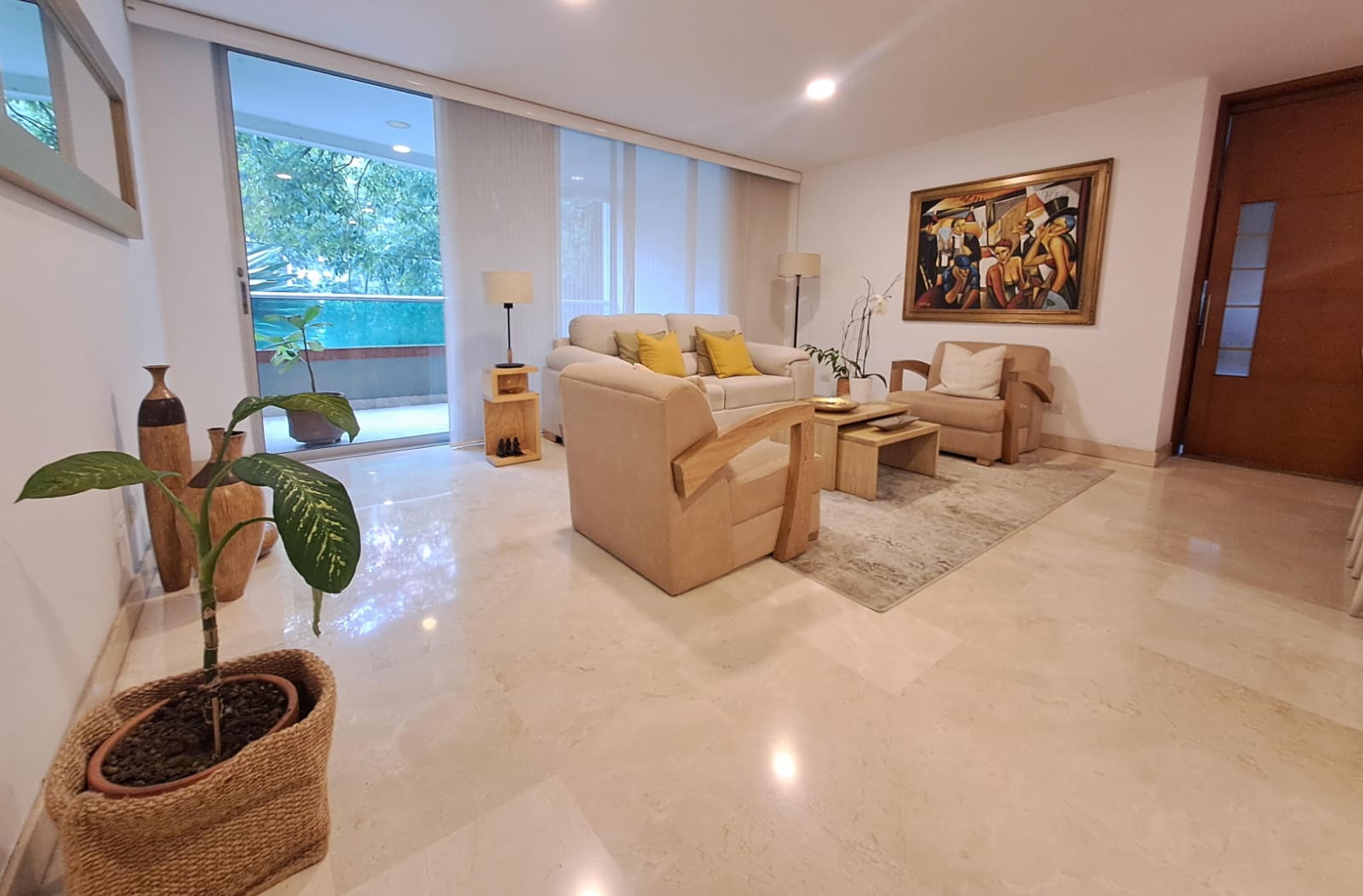 Location, Location! 3.5BR El Poblado Directly In Front Of Santa Maria De Los Angeles Park With Two Balconies