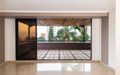 title Spacious, Remodeled 3BR El Poblado Apartment With Sizeable 78m2 Private Terrace and Great Access