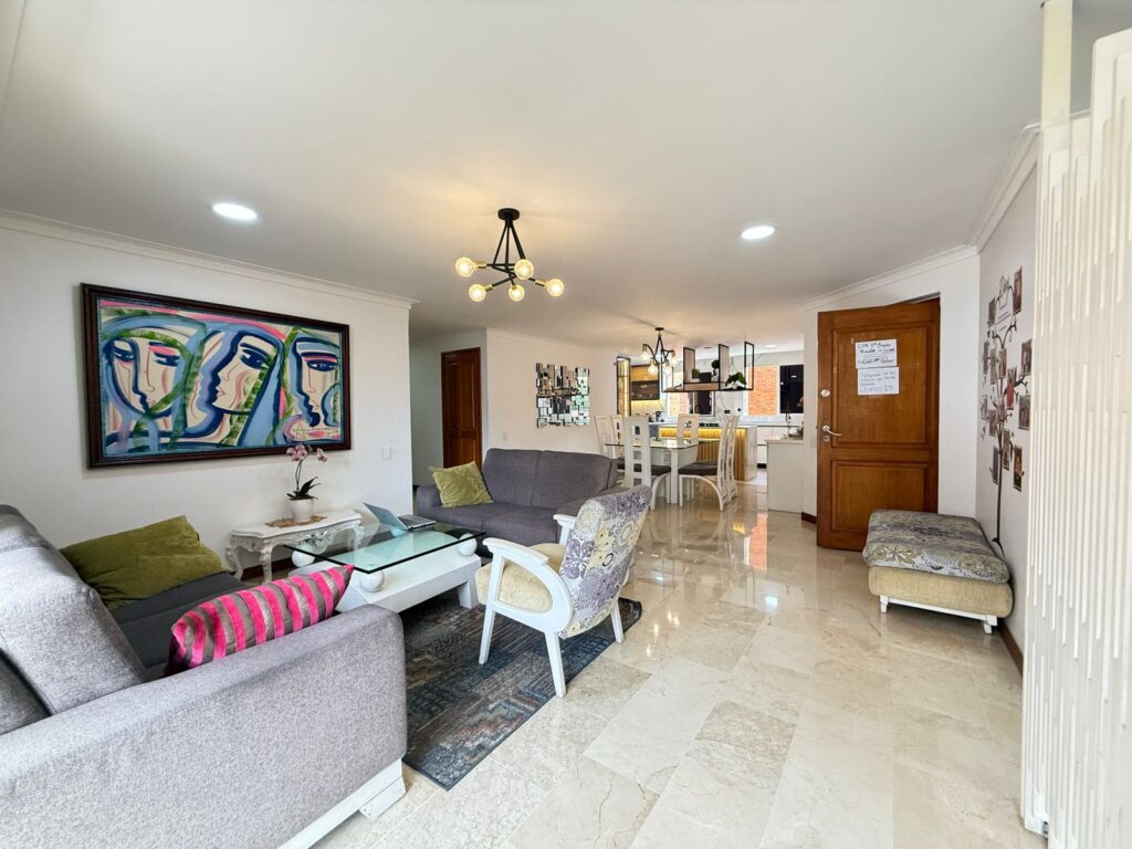 Apartment for Sale, Laureles, Medellin | 3BR w/ Two Balconies