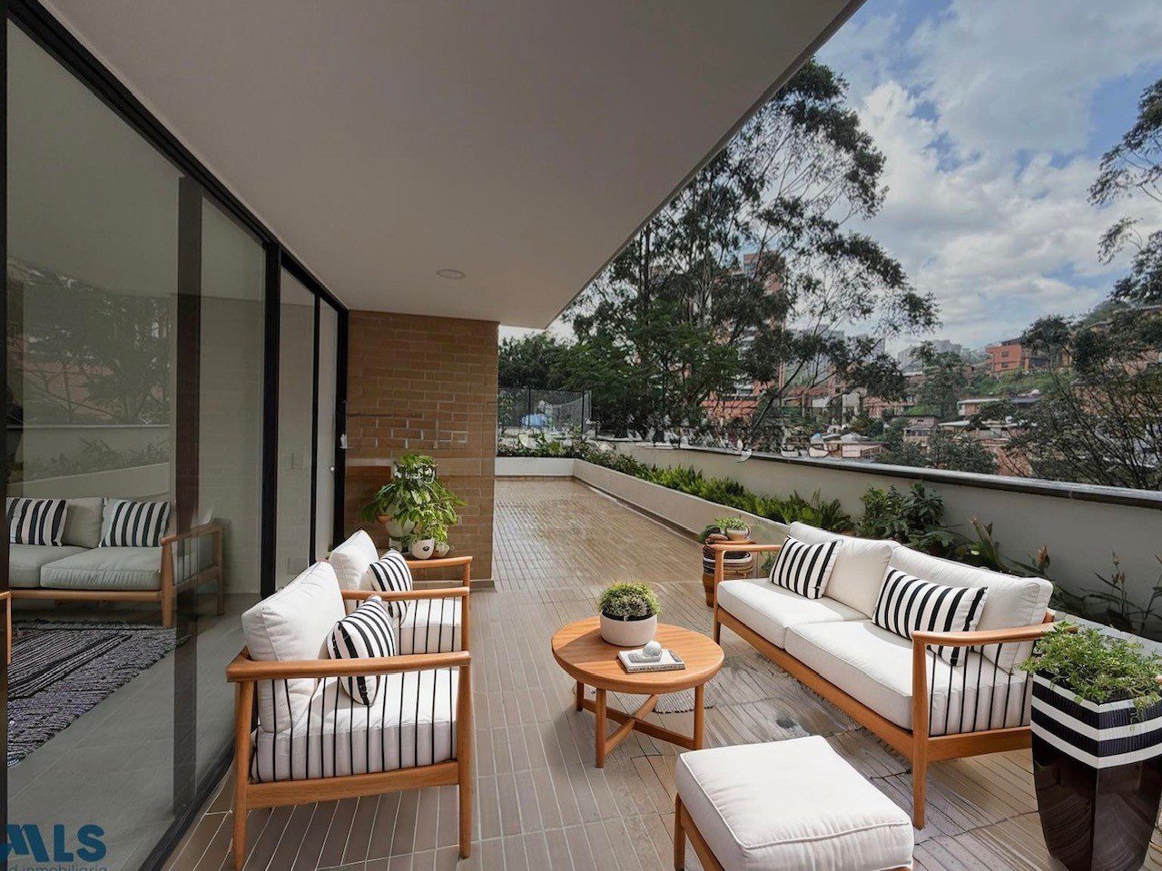 The Latest Envigado Has To Offer – Brand New 3BR Apartment With 36m2 Private Terrace and Complete Amenities