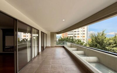 Huge 4BR In Los Balsos Sector of El Poblado – Remodel Potential and Great Views