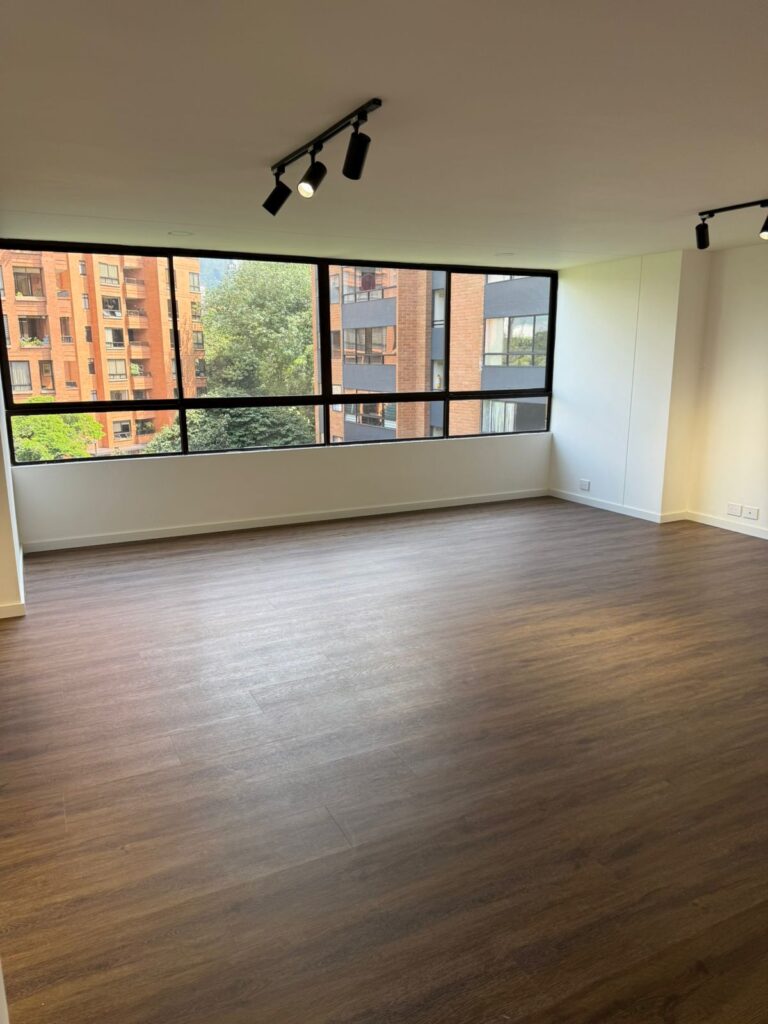 Remodeled 3 Bedroom El Poblado Apartment With Great Access To Provenza Or The Golden Mile