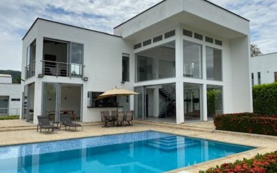 Modern 5BR San Jerónimo Country House With Private Pool