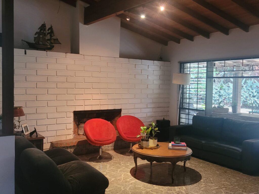 3BR El Poblado Independent House On Large Lot With Commercial Potential