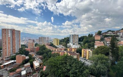 High Floor Sabaneta Apartment With Incredibly Low Carrying Costs and Great Location Near Mayorca