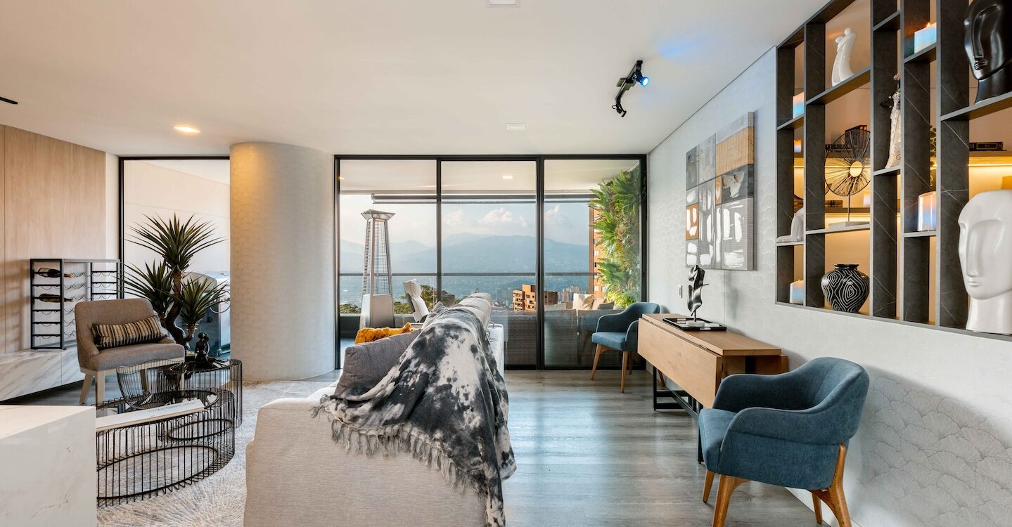 Stunning, Turnkey 3BR El Poblado Apartment With High Quality Finishings and Breathtaking Mountain Views