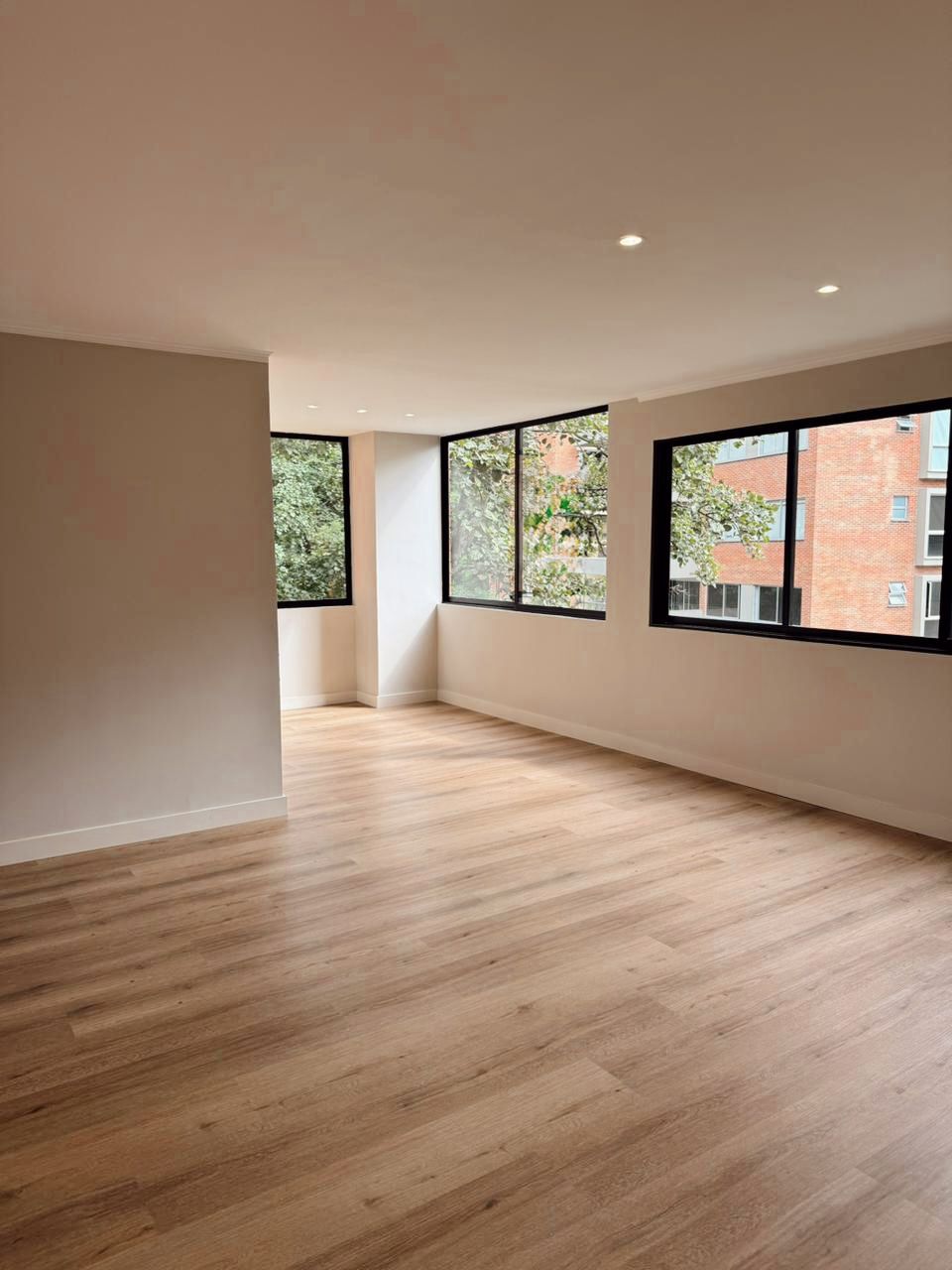 Recently Remodeled 3BR El Poblado Apartment With Great Access To The Golden Mile Recently Remodeled 3BR El Poblado Apartment With Great Access To The Golden Mile