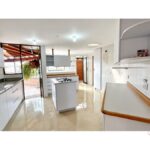 Spacious Laureles Penthouse With One Unit Per Floor and 360 Degree Views