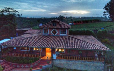 Low Cost Finca Just Past Rionegro With Main House and Three Cabins – 30 Minutes To Rionegro