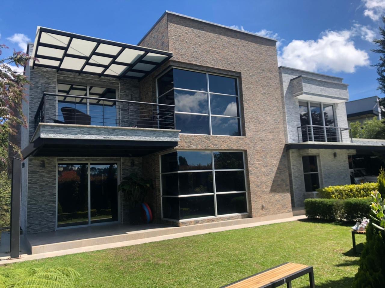 Luxurious Two-Level Gated Community Home in Envigado – Perfect Location Near Indiana Mall Luxurious Two-Level Gated Community Home in Envigado – Perfect Location Near Indiana Mall