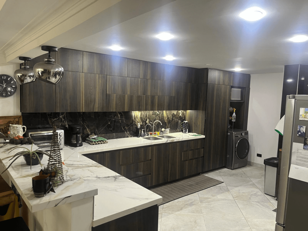 3BR Laureles-Estadio Apartment With Terrace Space – Updated Kitchen and Bathrooms