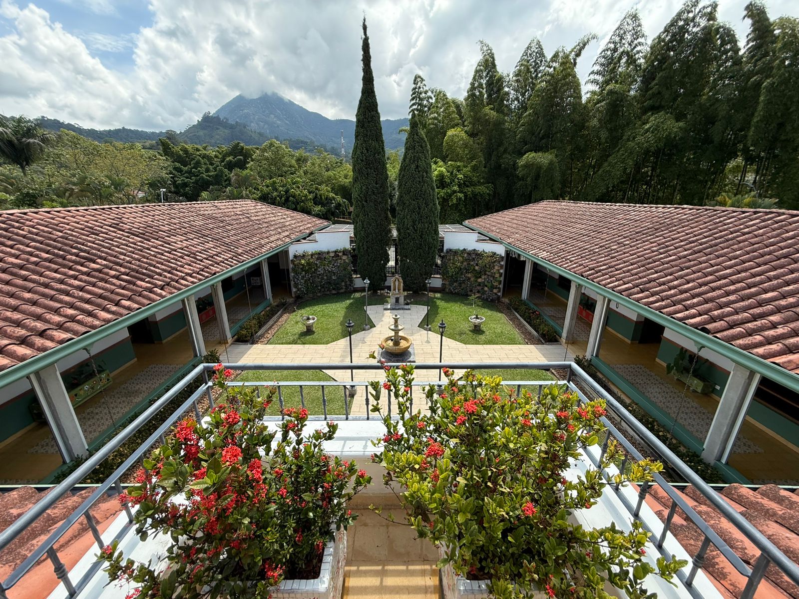 Exquisite Venecia Country Estate – 15 Acre Lot An Hour and Fifteen Minutes From Medellin Exquisite Venecia Country Estate – 15 Acre Lot An Hour and Fifteen Minutes From Medellin