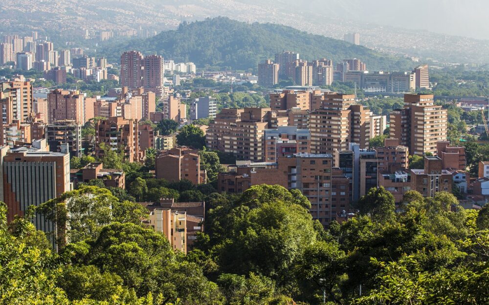 Best Neighborhoods in Medellín for Living & Lifestyle for Foreigners