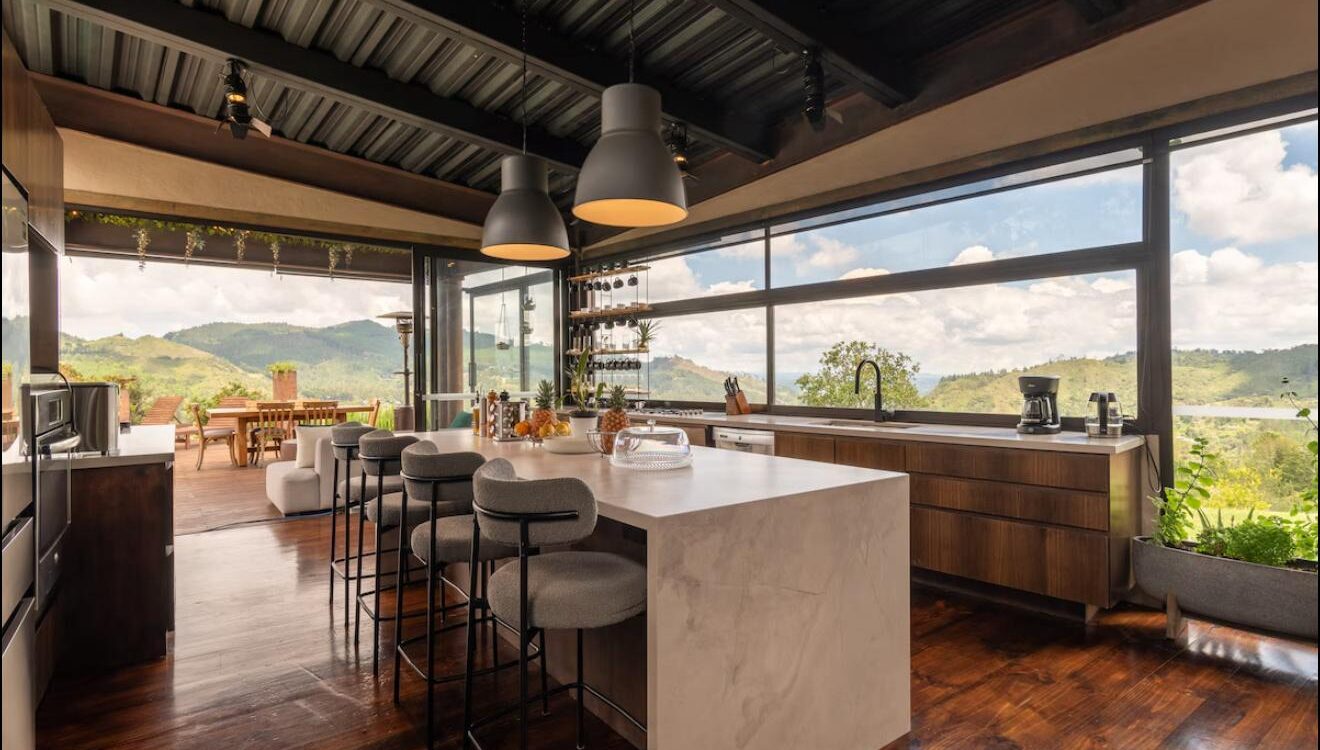 Luxury Retreat In El Retiro – Architectural Masterpiece With Two Jacuzzis, Pool, Gym, and More