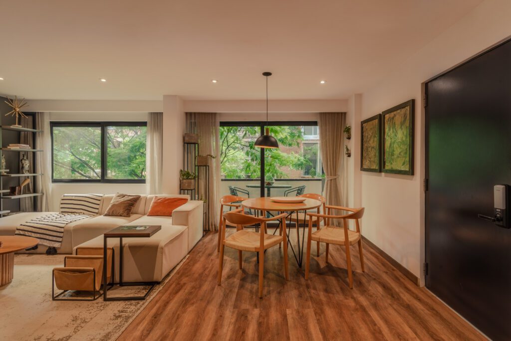 Luxury, Turnkey Short Term Rental Apartment in Provenza