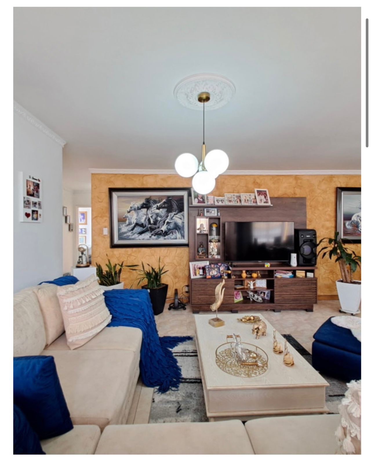Low Cost, Turnkey 5BR Apartment in The Medellin City Center