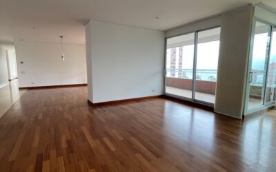 Expansive Modern Residence in the El Tesoro Sector of El Poblado