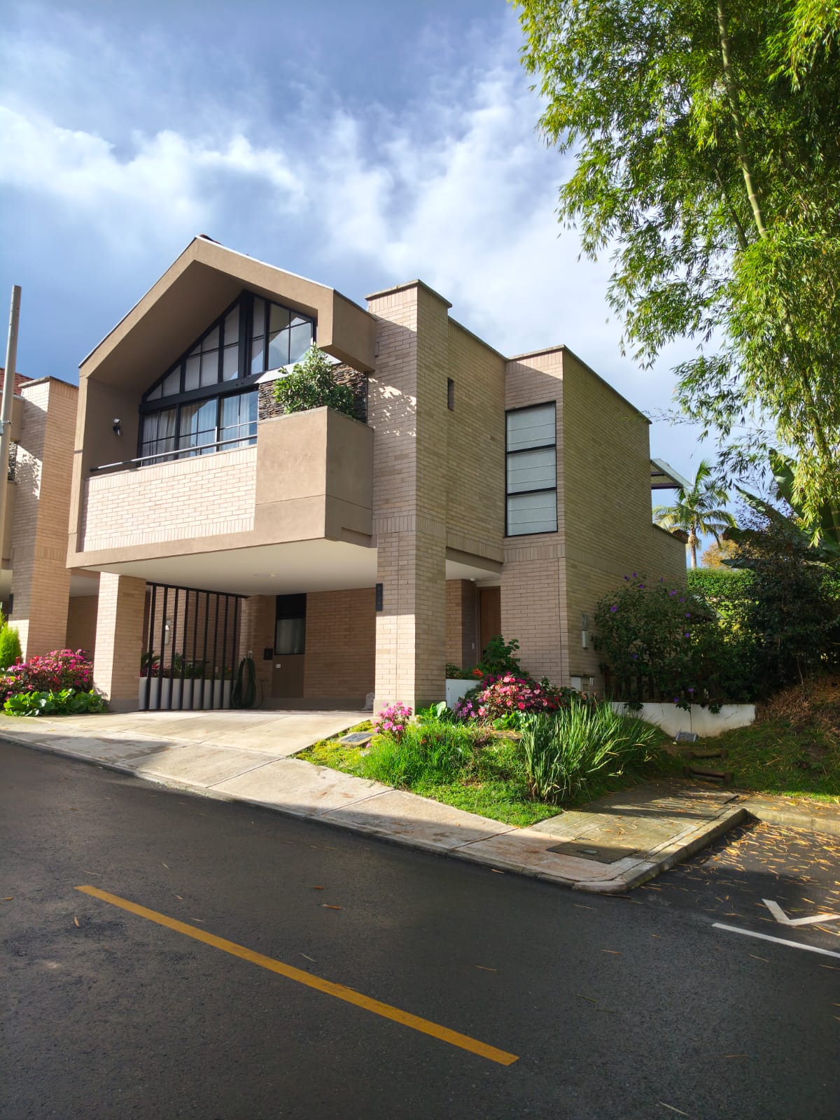 Fairly New Two-Level Gated Community Home in El Retiro