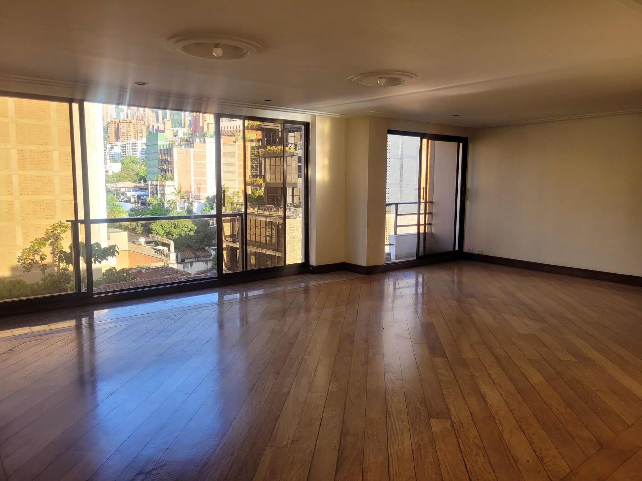 Spacious Property to Remodel in Astorga, El Poblado