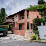 Spacious Four-Bedroom Independent House in Sabaneta