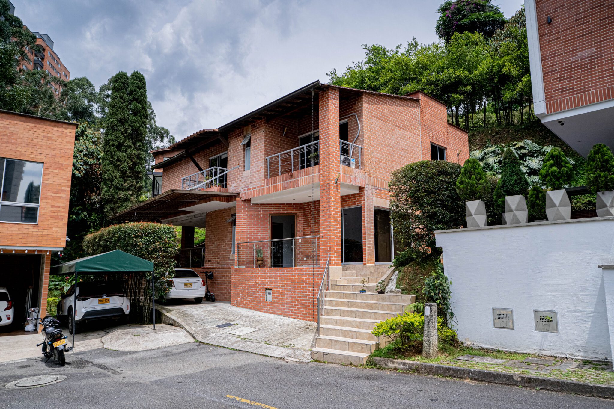 Spacious Four-Bedroom Independent House in Sabaneta Spacious Four-Bedroom Independent House in Sabaneta